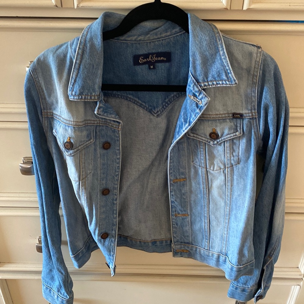 Light wash Earl Jean Jacket- size medium